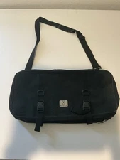 Mercer Culinary Chef's Zip Knife Case 21-Pocket, Black/Red, 20x10x4 Inches