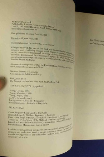 THE YOUNGS Jesse Fink THE BROTHERS WHO BUILT AC/DC Angus Malcolm Young ACDC Book - Picture 4 of 12