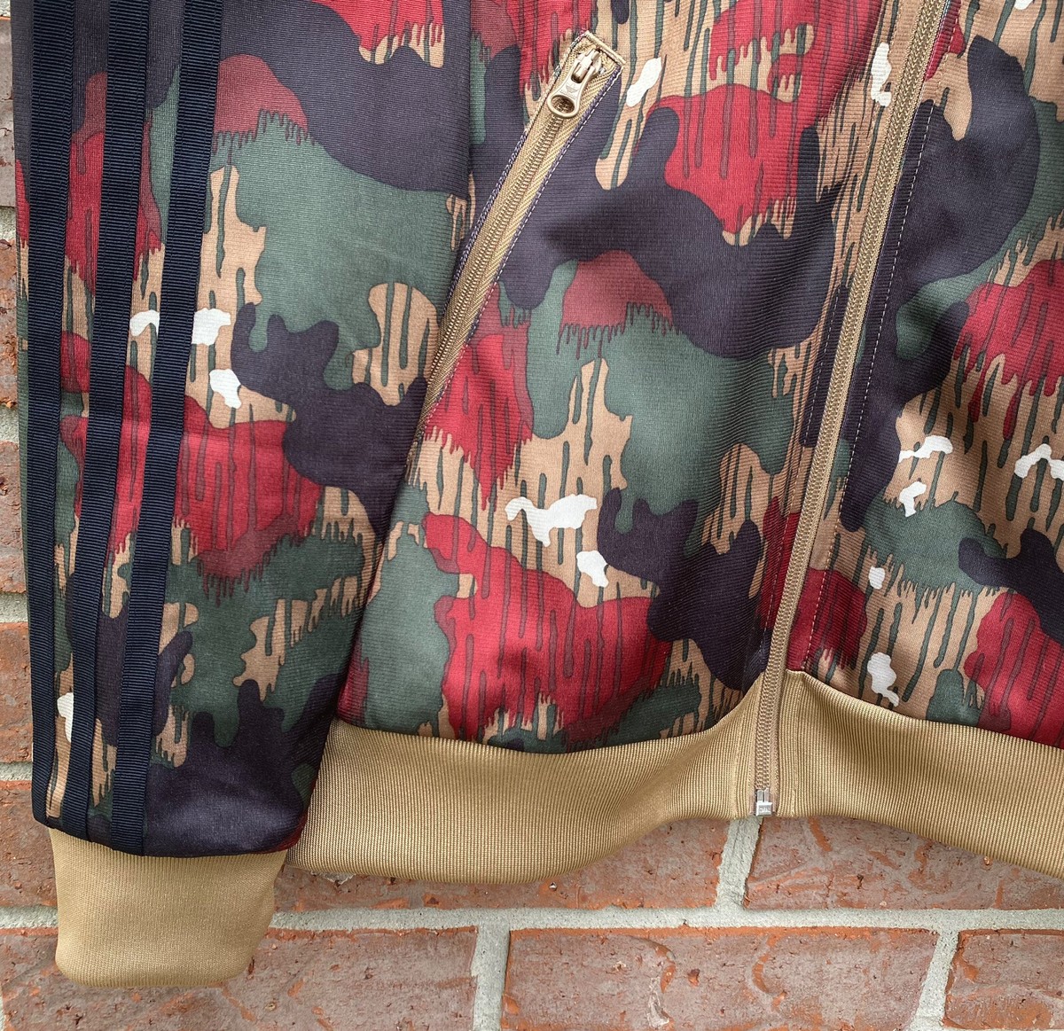 ファレルウィリアムス×adidas Hu Hikingカモパンツ　コラボ　M Adidas Originals Pharrell Williams Hu Hiking Camo Track Suit