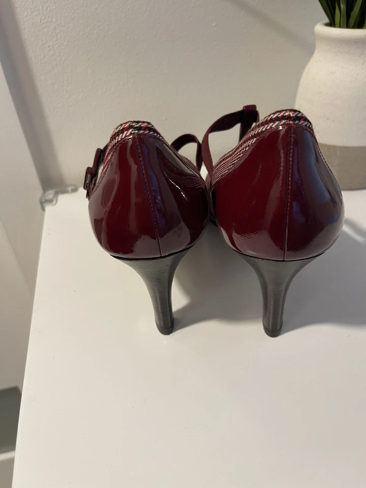 Joan & David Burgundy Two Tone Dressy Pumps - Image 4 of 4
