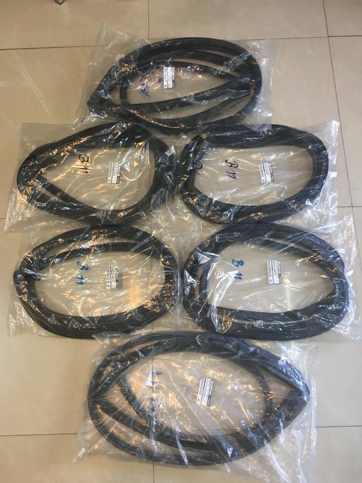 Front Windshield Rubber Seal (Without Moulding) For Nissan B11 Sunny / Sentra