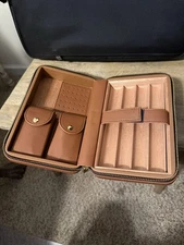 New Flauno Leather Travel Humidor Cigar Case – Cedar Lined, Zippered,  Pouches