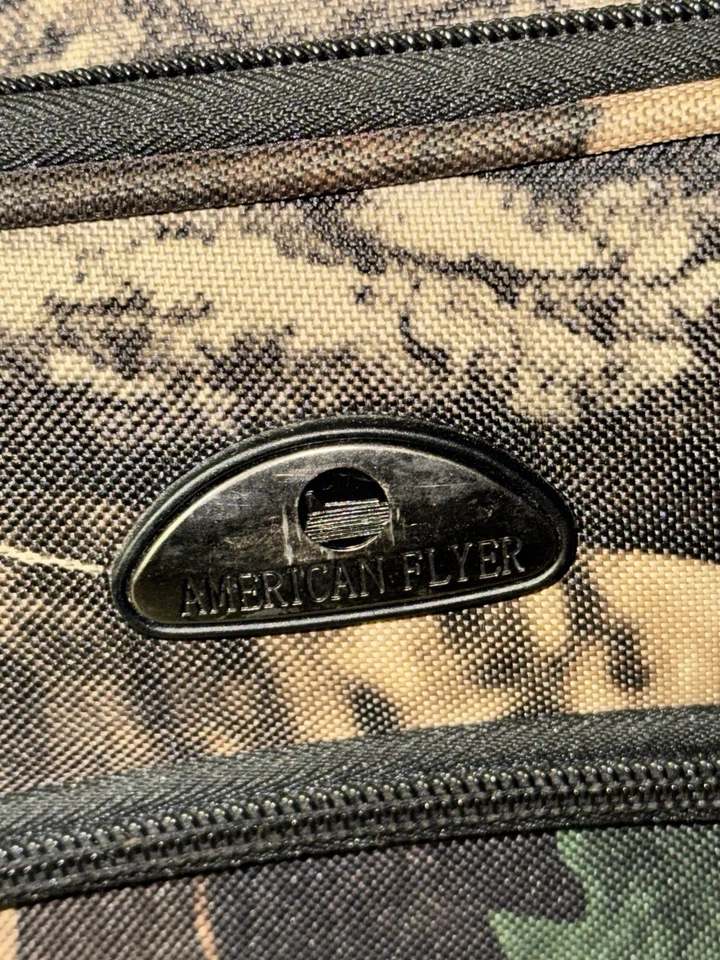 "Bolsa de viaje American Flyer camuflada marrón equipaje de mano ruedas giratorias de 20x14x8""" Foto 3 de 4