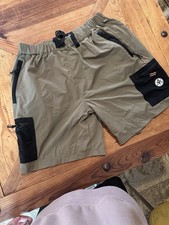 Welcome Cargo Shorts Size Large