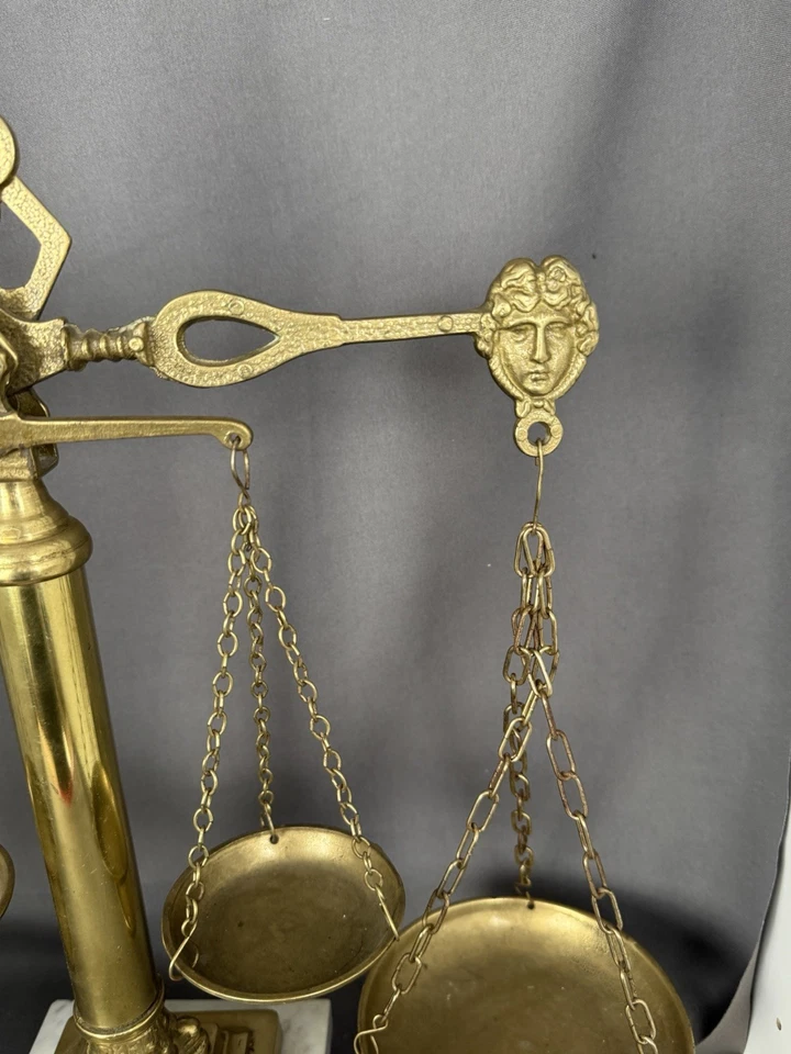 Grande balance apothicaire trébuchet laiton – base marbre, déco justice - Photo 3/4