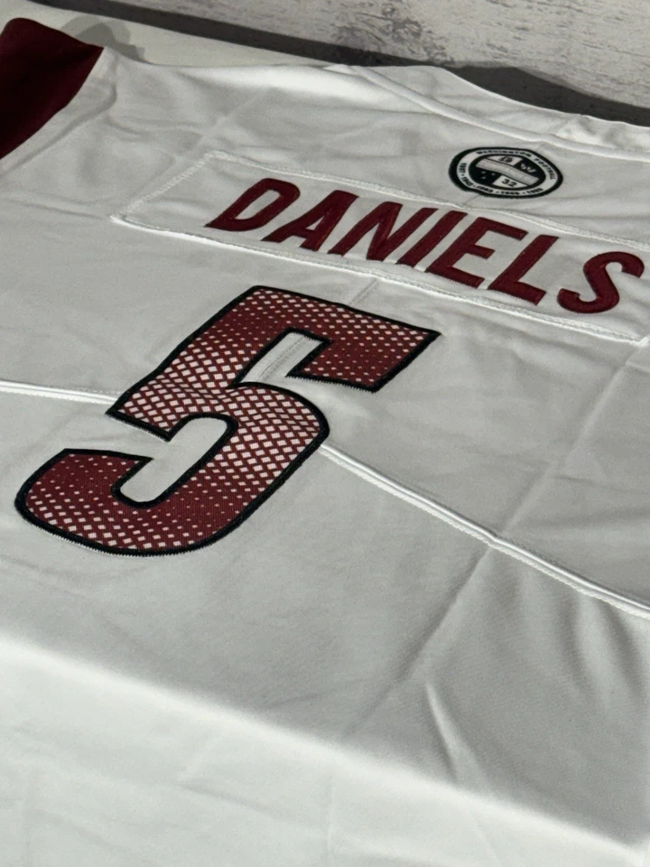 Camiseta deportiva Jayden Daniels #5 Washington Commanders blanca cosida en el campo XL Foto 3 de 4