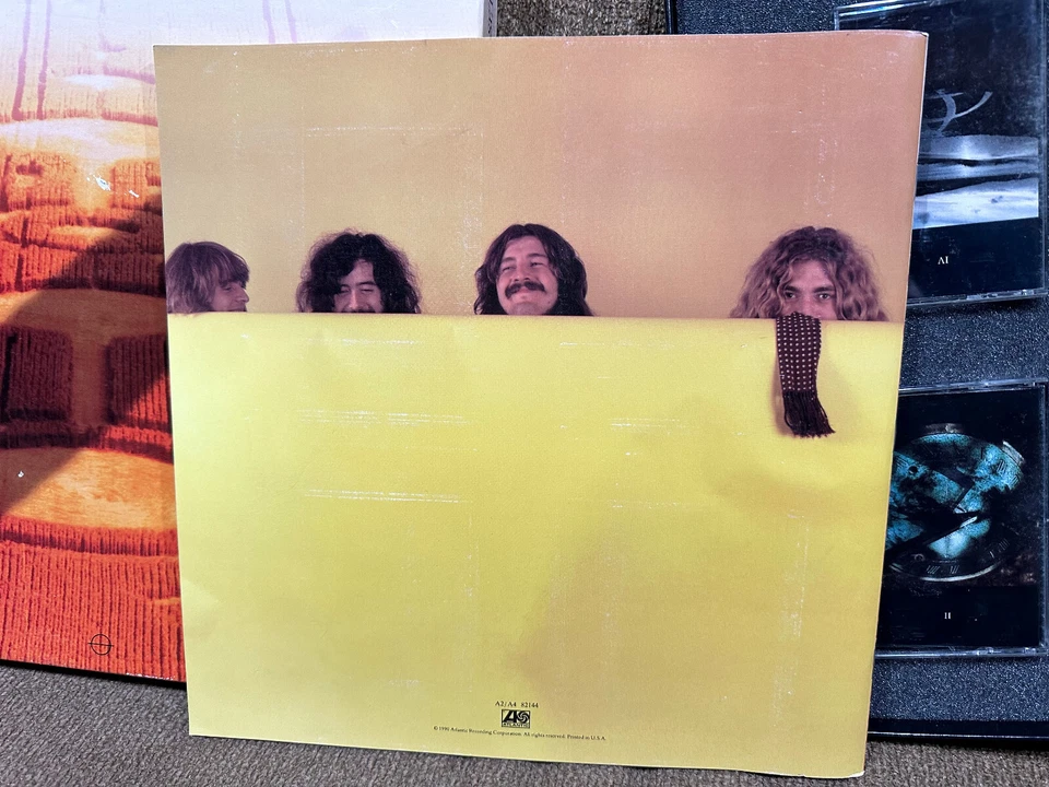 rare hard to find LED ZEPPELIN 4-CASSETTE BOX SET WITH BOOKLET , 1990 - Image 2 of 4