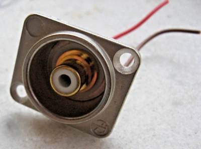 NEUTRIK NF2D-2 Cinch-Einbaubuchse RCA Type D vernickelt vergoldet weiß - Bild 1 von 3