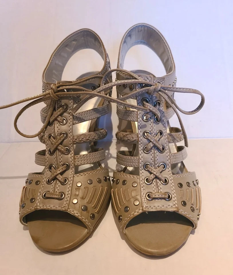 Sandalias Lane Bryant de tacón alto con cordones estilo gladiador 8W tostado 785400 Foto 3 de 4