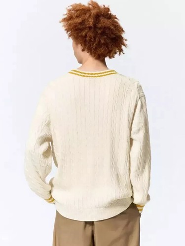 Suéter Harry Potter x GU colaboración cuello en V 4 colores Japón 2024 AW en mano - Imagen 7 de 17