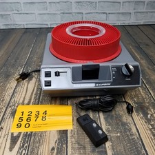 Kodak EKTAGRAPHIC III A Carouse Slide Projector 102mm Lens Remote 80 Tray READ 