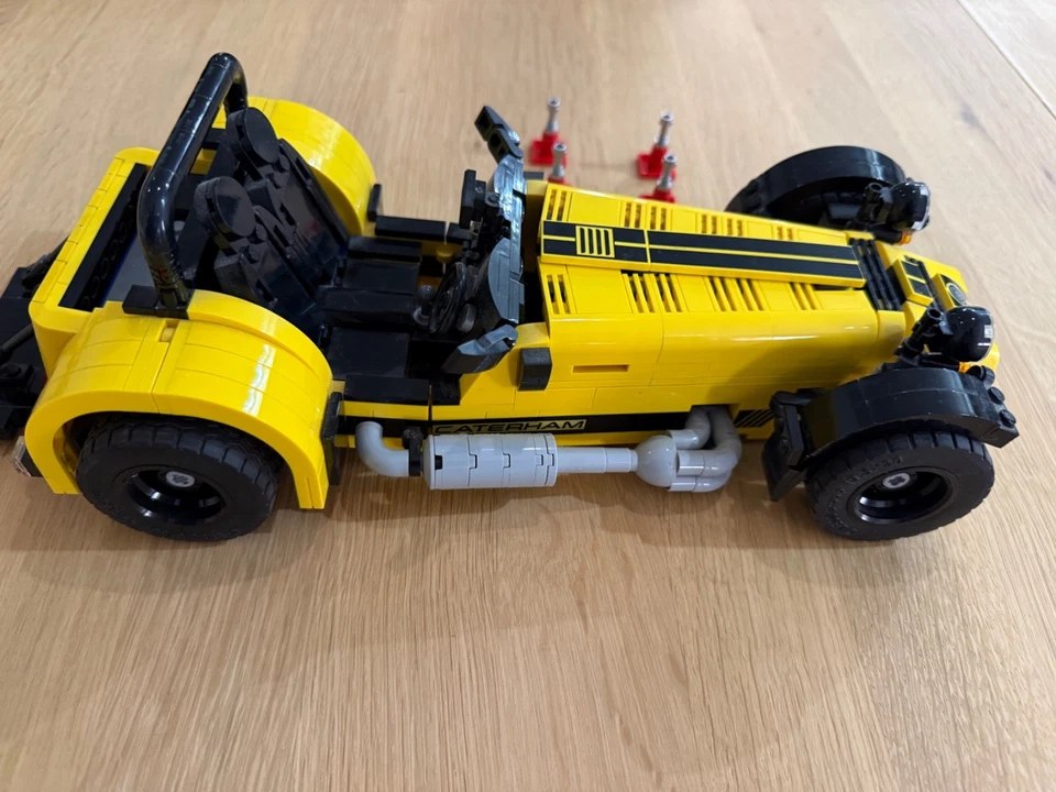 LEGO Ideas 21307 Caterham Seven 620R, photo 2 of 5