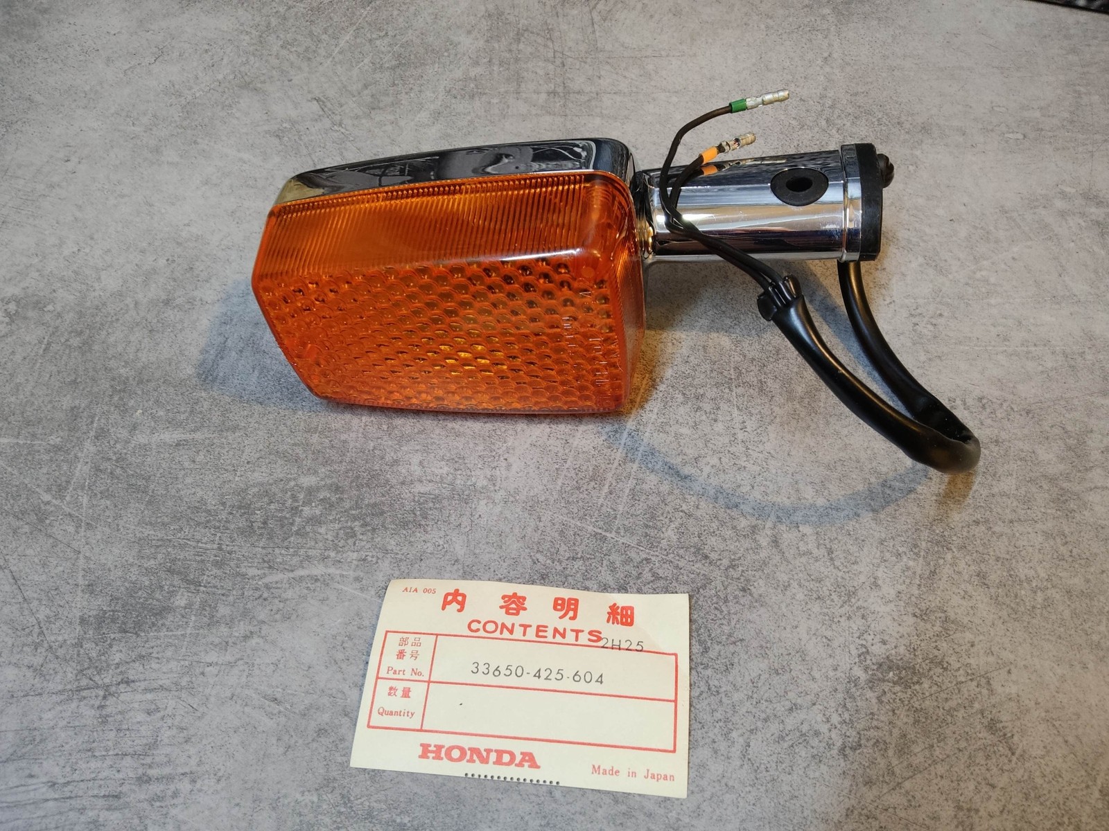Clignotant arrière gauche HONDA 33650-425-604 pour moto ancienne CB650 et GL1100