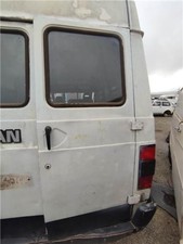 Porte arrière et accessoires Nissan TRADE