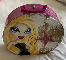 Vintage BRATZ Doll Round Hardside Carrying Case Travel Bag/Suitcase for Clothes