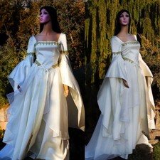 Fantasy Satin A-Line Wedding Dresses With Flare Long Sleeves Square Neck Vintage