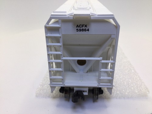 Accurail Cargill ACF 3-Bay Center-Flow #59864 HO Scale 2001 - Picture 3 of 13