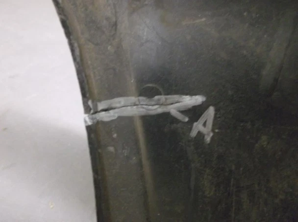 Cubierta lateral derecha usada para Kawasaki KZ440B, KZ400D o KZ400B Foto 3 de 4