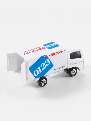 Takara Tomy Dream Tomica 57 ISUZU ELF Art Moving Company Truck Model Toy Car New - Picture 3 of 4