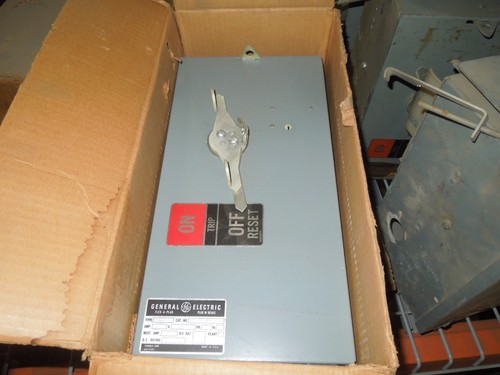 GE DFPFA31DE 15A 3PH 3W 600V "TF" Breaker Type DE Busplug New Surplus - Picture 2 of 5