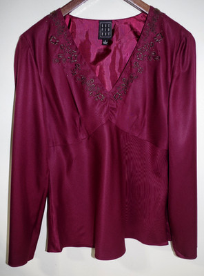 S3 - NWOT Due per Due Blouse Women's 10 Burgundy 100% Silk Embroidered Beads