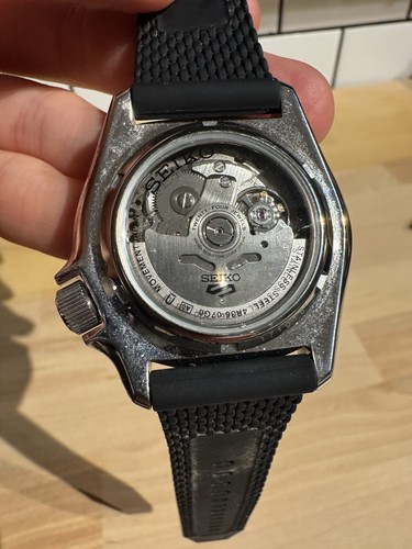 SeikoMen's 5 Sport Series Black Dial Silicone Strap Automatic Watch SRPD95 - 第 2/5 張圖片