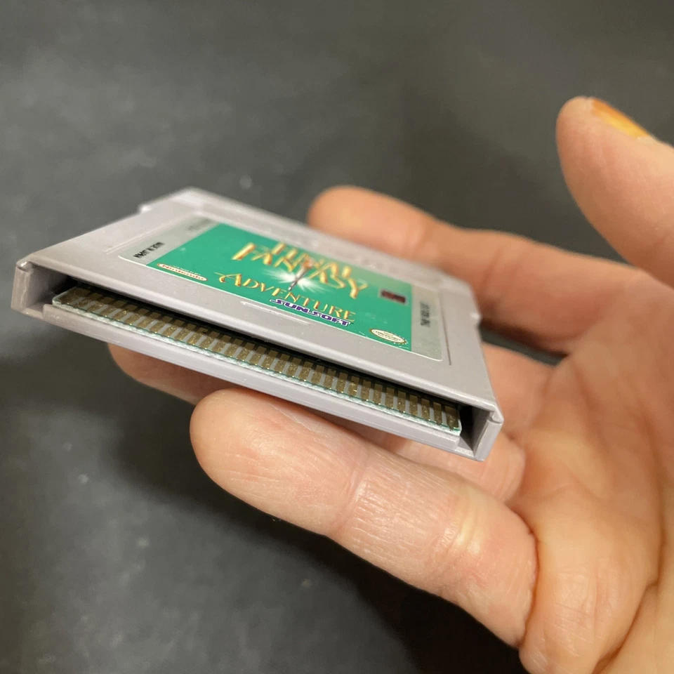 Cartucho y estuche de plástico Game Boy Final Fantasy usado Foto 4 de 4