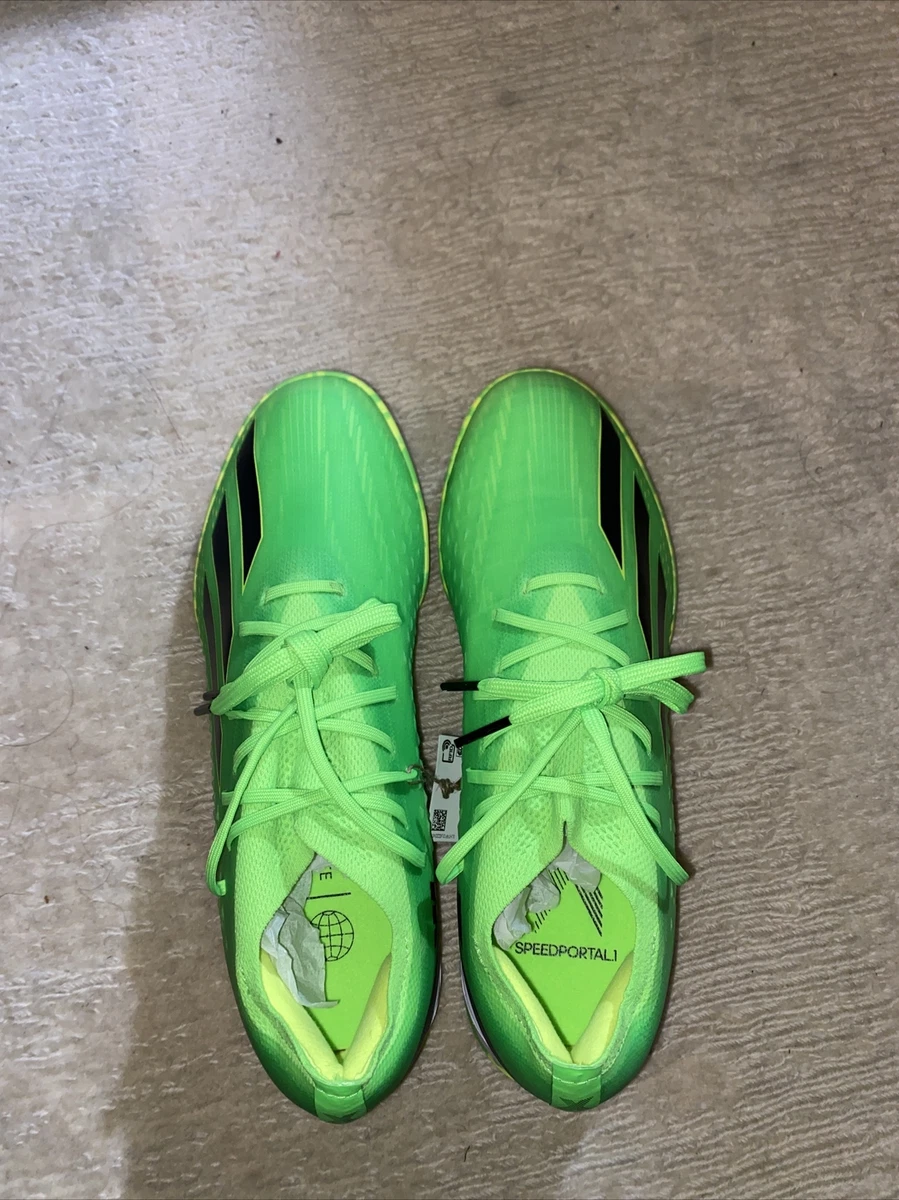 Green turf shoes top