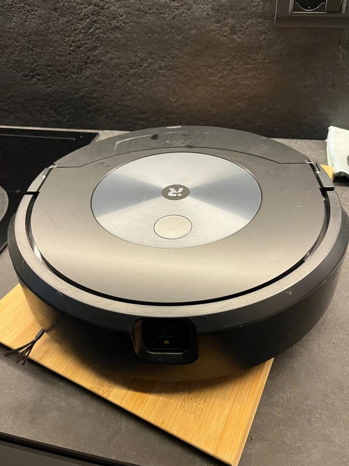 iRobot Roomba Combo j7 Aspirapolvere Lavapavimenti - Immagine 2 di 4