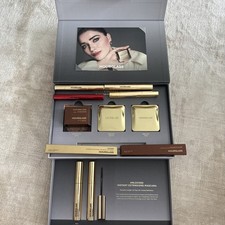 Set de regalo curador reloj de arena - sombras de ojos, luz dispersa, brillos de labios (leer)