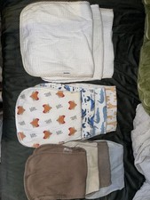 11 Assorted Burp Clothes, 3 Gerber, 4 Dreamgro, 4 Gelisite