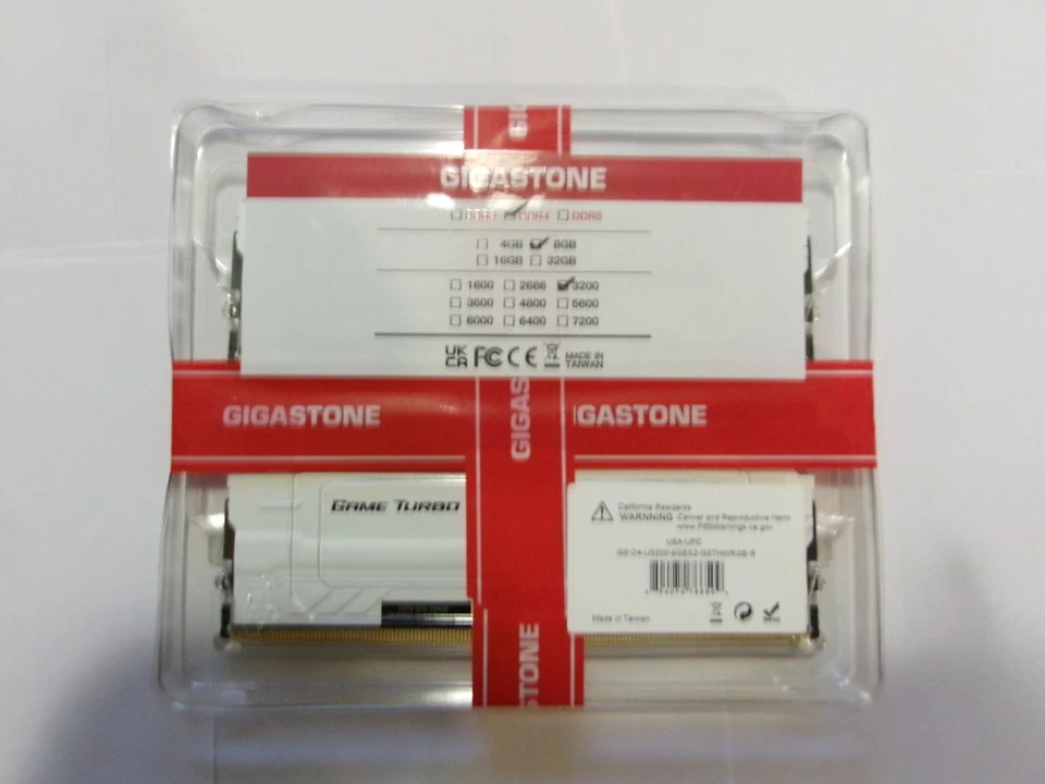 Gigastone Game Turbo 16GB 2x8GB DDR4 3200 MHz con difusor de calor ALU y luz RGB Foto 2 de 2