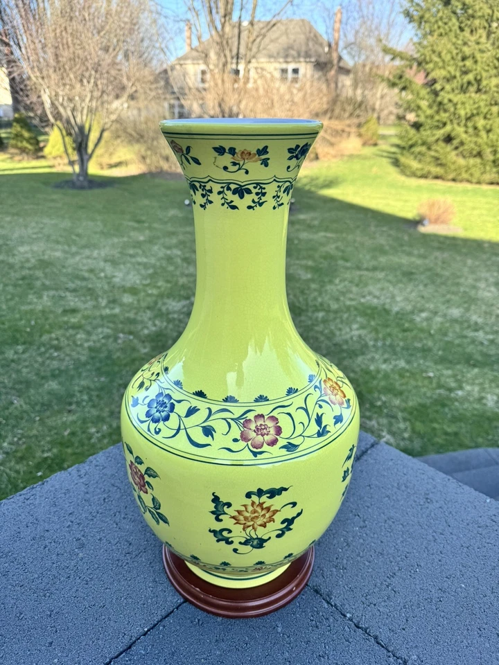 "Florero chino vintage de porcelana esmaltada amarilla patrón agrietado de 19"" de alto" Foto 3 de 4