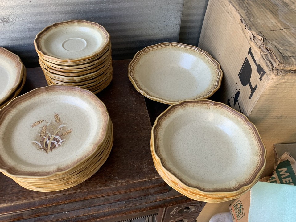 mikasa-whole-wheat-e8000-e8001-plates-a-lot-made-in-japan-vintage-ebay