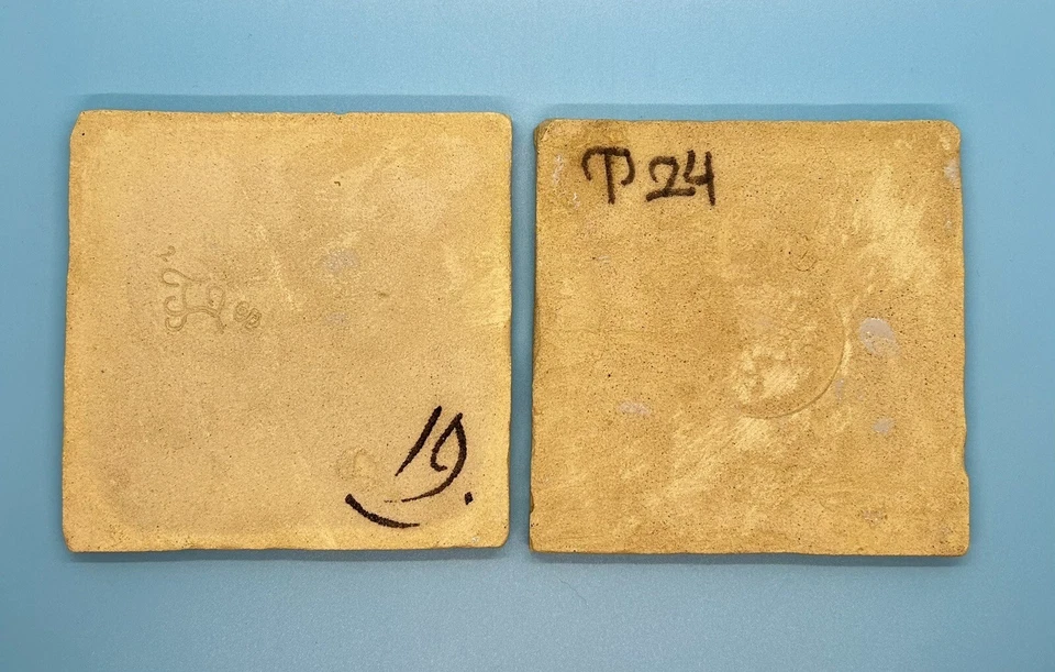 2 件古董签名荷兰代尔夫特蓝色皇家提切拉麦库姆瓷砖帆船罕见 — 第 4/4 张图片