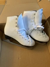 EUC Lake Placid Cascade Girl's Figure Ice Skates White, Skate Size 3