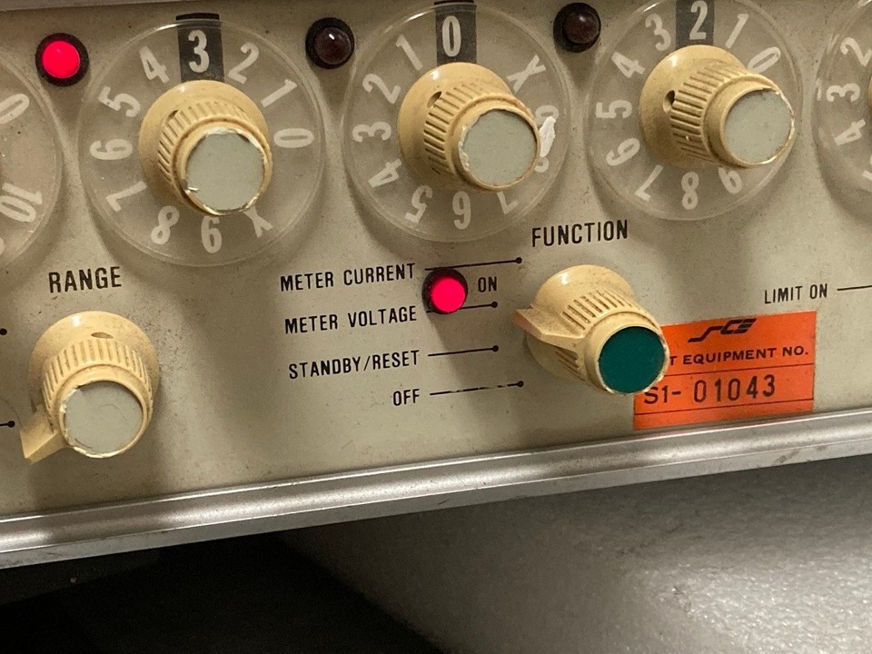 Fluke 343A DC Voltage Calibrator | eBay