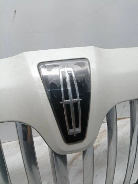 Grille Upper Hood Mounted Painted Grille Surround Fits 05-06 NAVIGATOR 218508 - Image 2 of 4