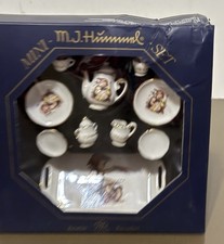 VTG M.J. Hummel Children Tea Set Reutter Porzellan Germany 8 Piece in box