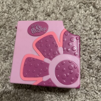 Littlest Pet Shop Teeniest Tiniest Pop Up Playset Hamster House- Only 1 Pet 
