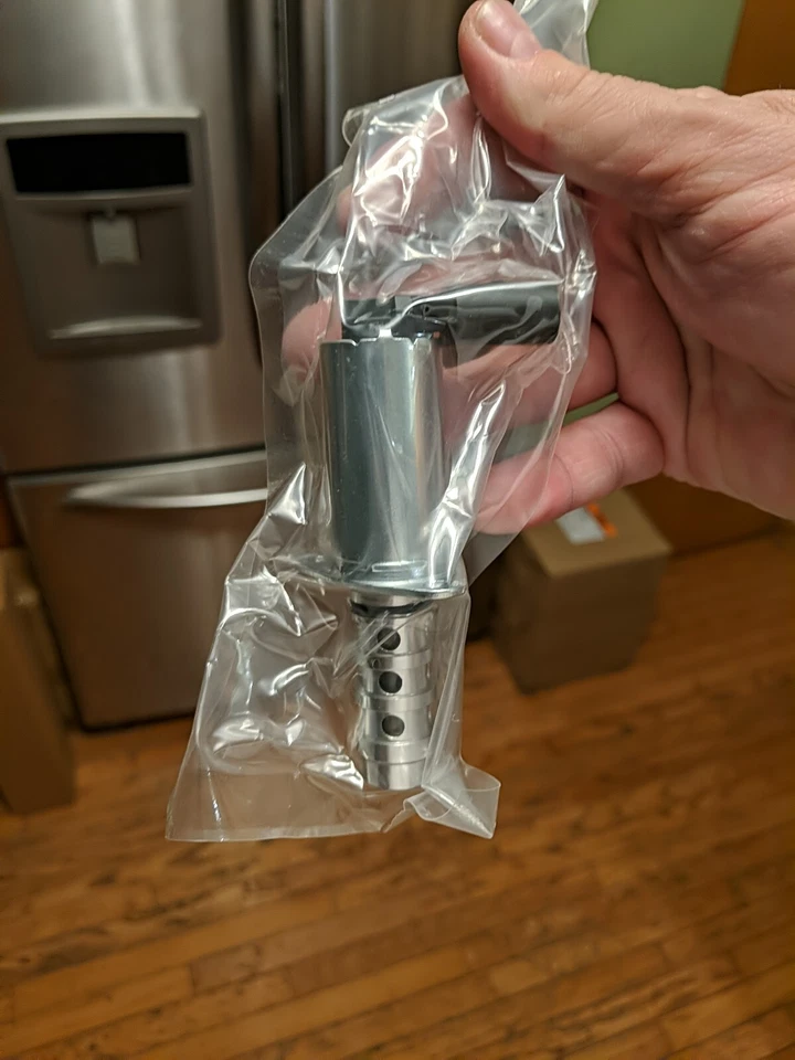 Solenoide de distribución de válvula variable del motor (VVT) para Volkswagen Golf Turbo 2010-2013 Foto 4 de 4