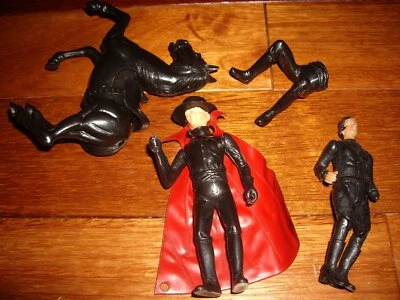 LOT Figurine ZORRO et TORNADO schewing gum MAY 1984 et autre vintage - Photo 1/4