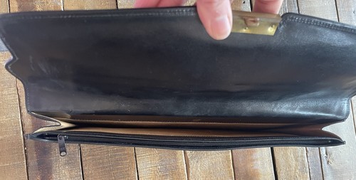 70’s / 80’s Vintage Gucci black monogram locking clutch Purse Portfolio - Picture 8 of 10
