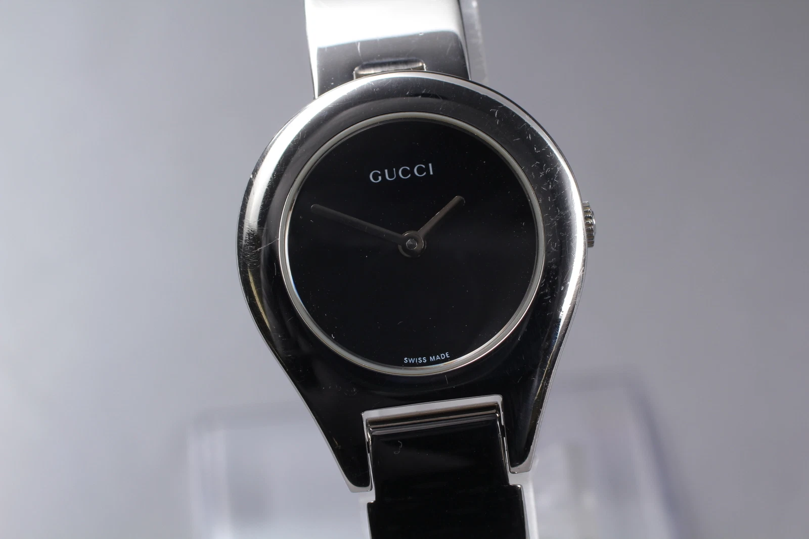 [Exc+5] Montre Femme Vintage Gucci 6700L Cadran Noir Quartz Ronde du JAPON