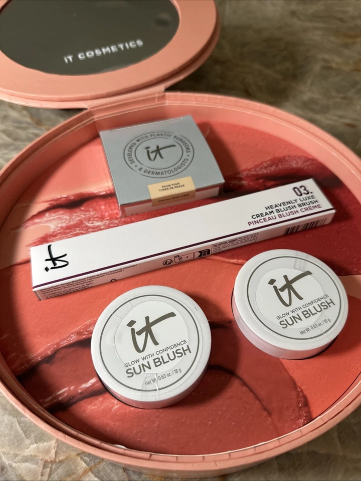 It Cosmetics PR Box (Description Below) - Image 2 of 4