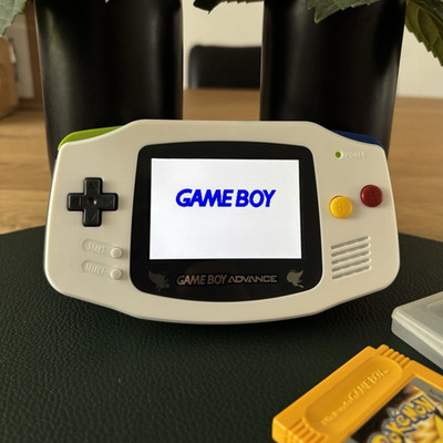 Nintendo Game Boy Advance IPS Handheld-System Konsole Weiß- Pokémon