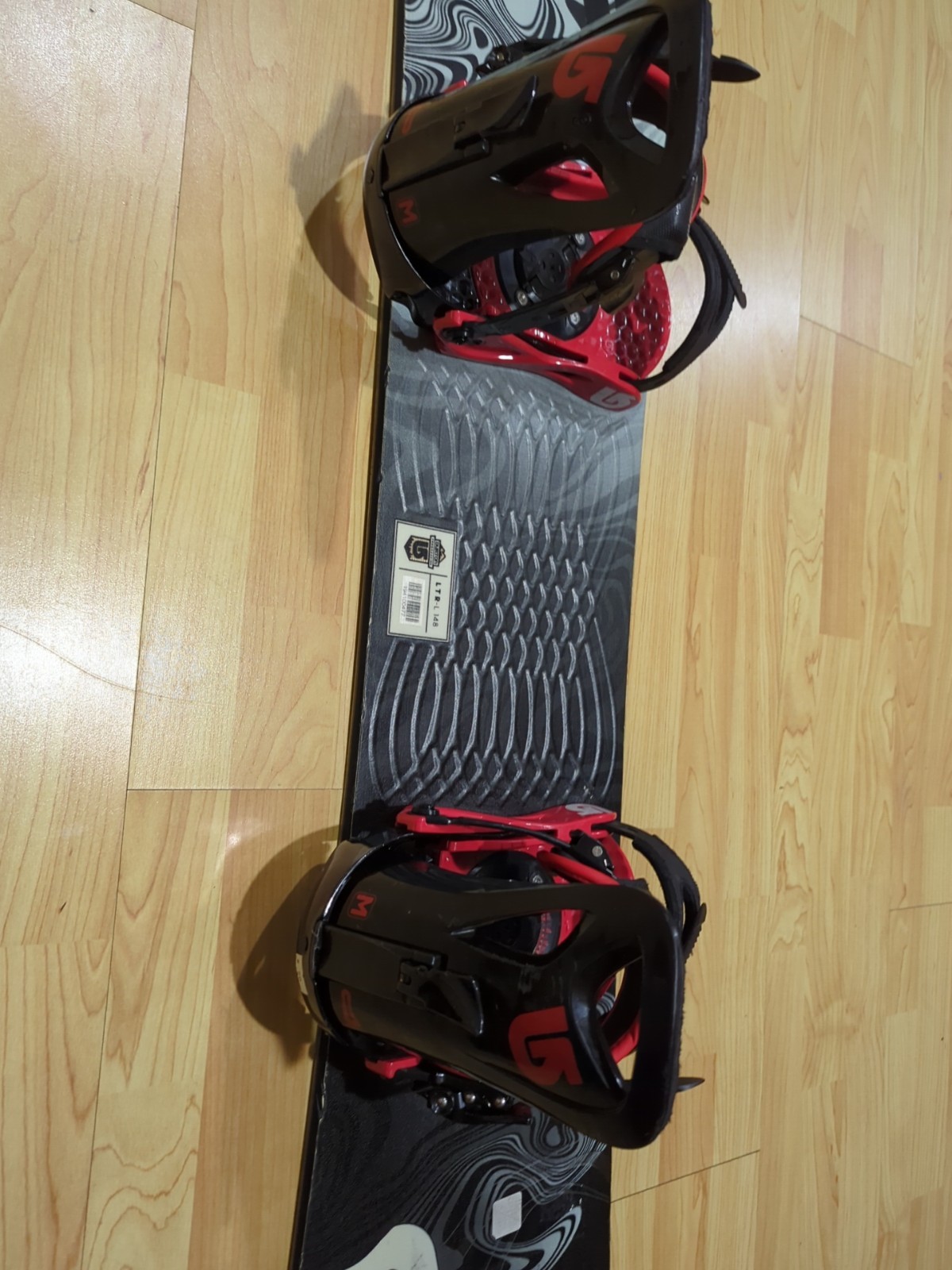 Burton LTR (Learn To Ride) 148 cm snowboard with Burton bindings M fit 8-10.