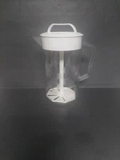 Pampered Chef Quick Stir Pitcher 2 Quart Checkered Design w/ Plunger