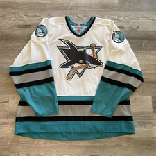 Vintage San Jose Sharks Ice Hockey NHL CCM Jersey Size XXL White