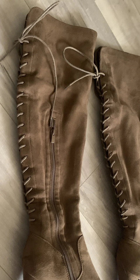 Botas Zola-22 Top Moda Sobre la Rodilla Marrón Gamuza Con Cordones Talla 7.5 ¡Bonitas! Tacones Foto 3 de 4